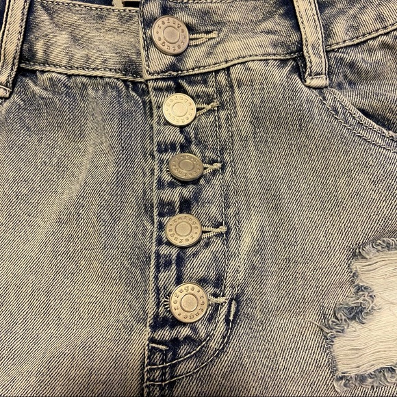 Jean Shorts - Picture 7 of 7